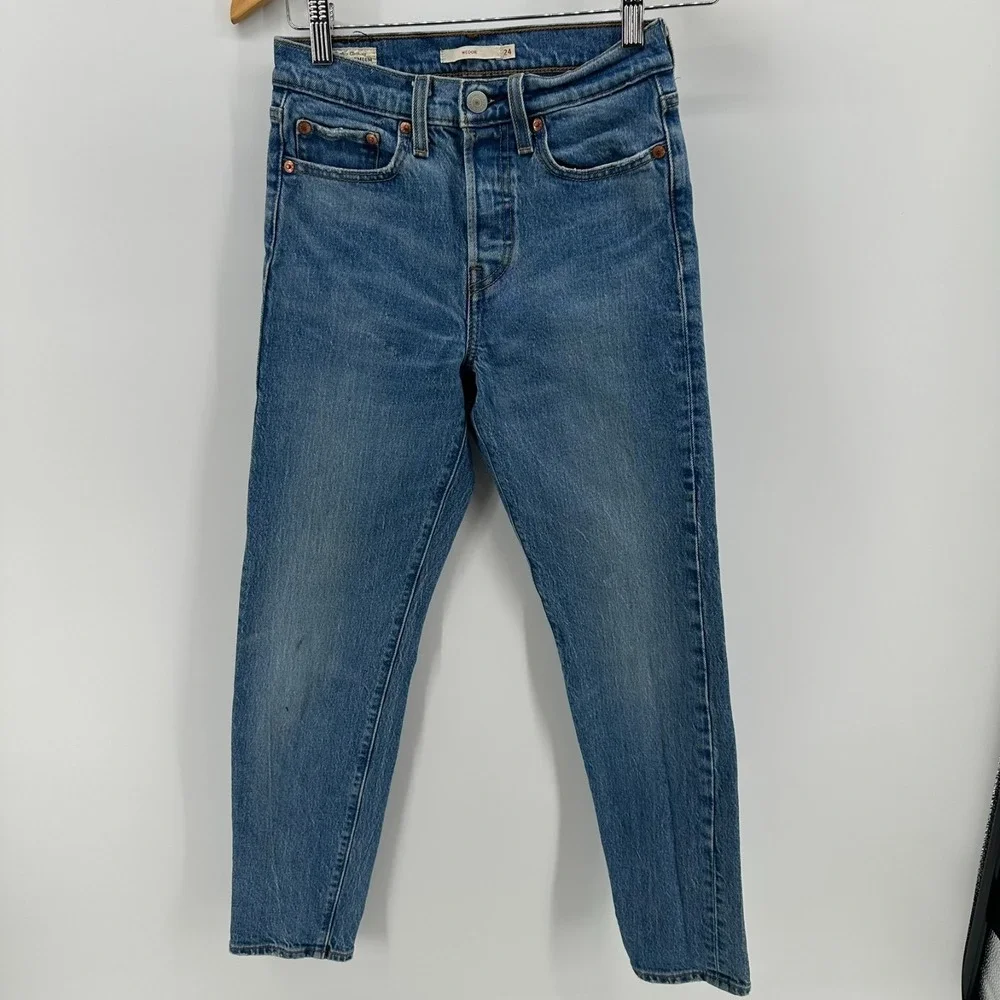Levis ***visible stain